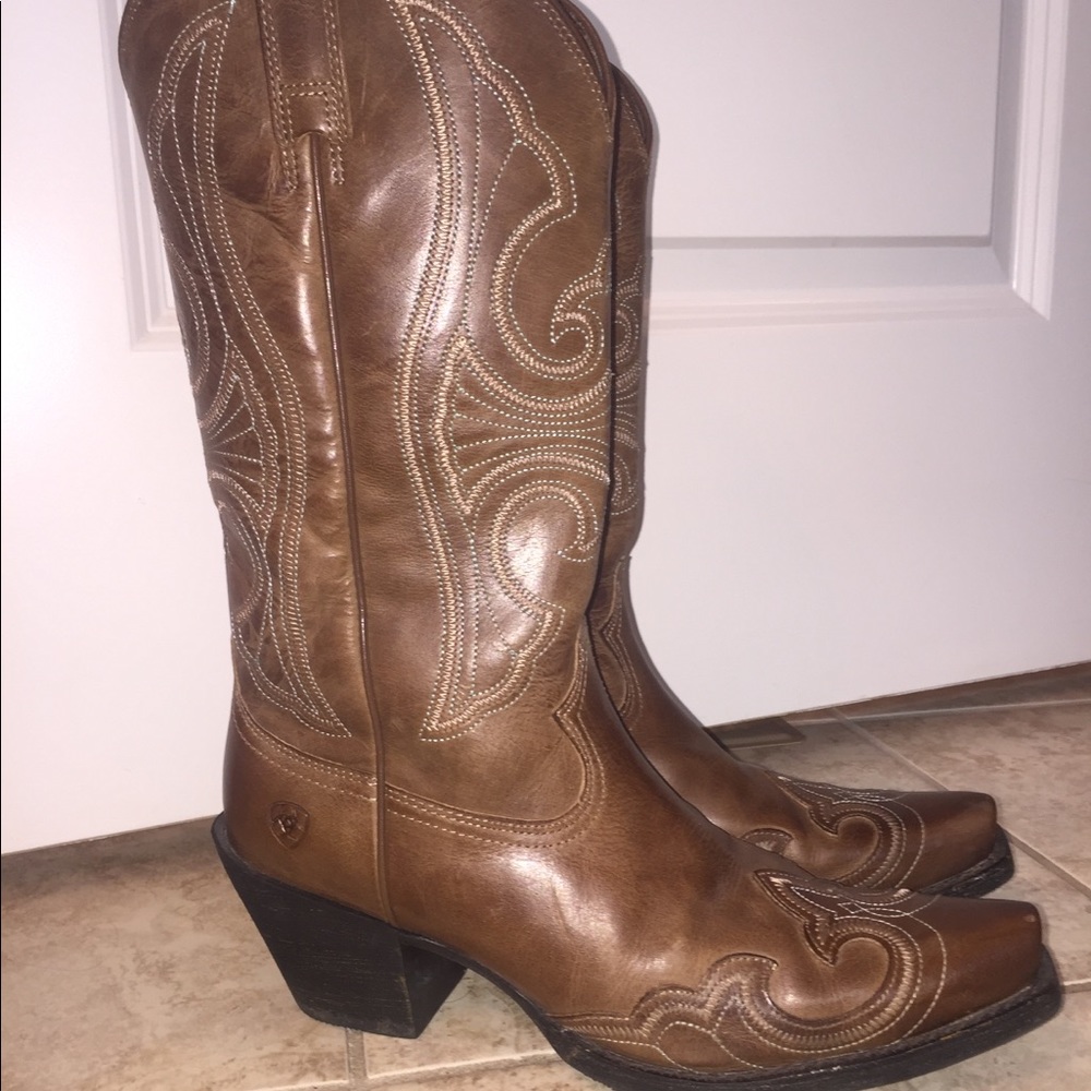 Ariat Women's Round Up Wing Tip Western Boots